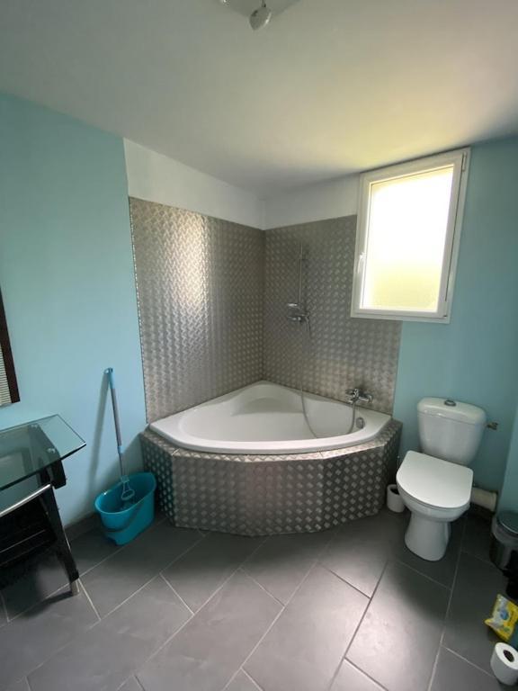Maison Moderne Avec Piscine Chauffee Dans La Baie Du Mont St Michel 200M2 Yquelon Exterior foto