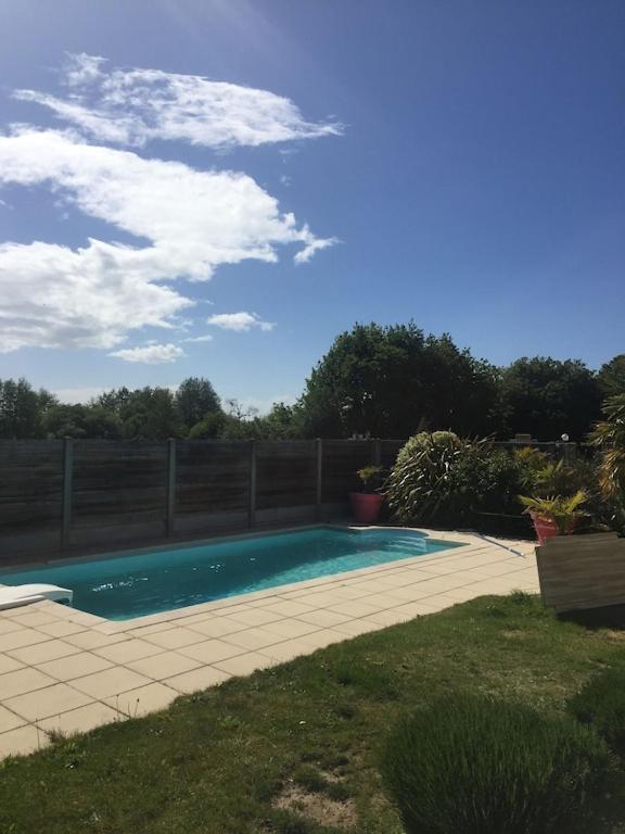 Maison Moderne Avec Piscine Chauffee Dans La Baie Du Mont St Michel 200M2 Yquelon Exterior foto