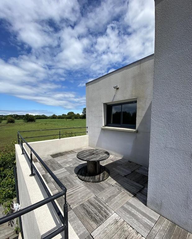 Maison Moderne Avec Piscine Chauffee Dans La Baie Du Mont St Michel 200M2 Yquelon Exterior foto